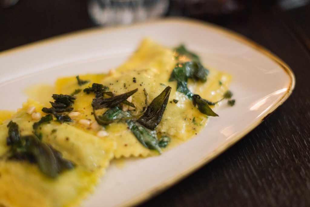 Ravioli met groene kruiden