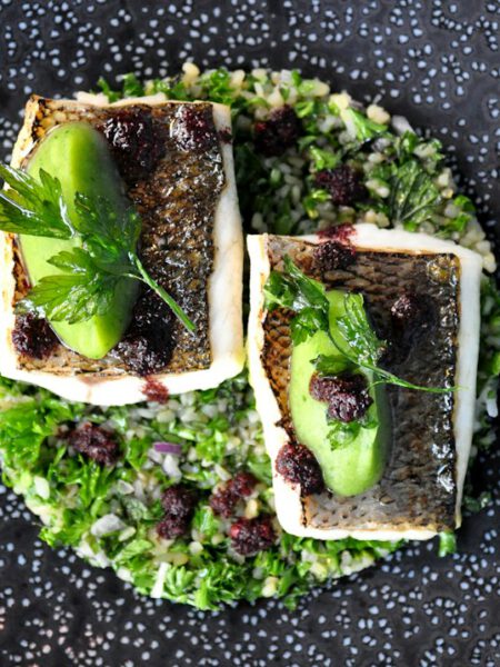 Zeebaars gerecht in fine dining stijl