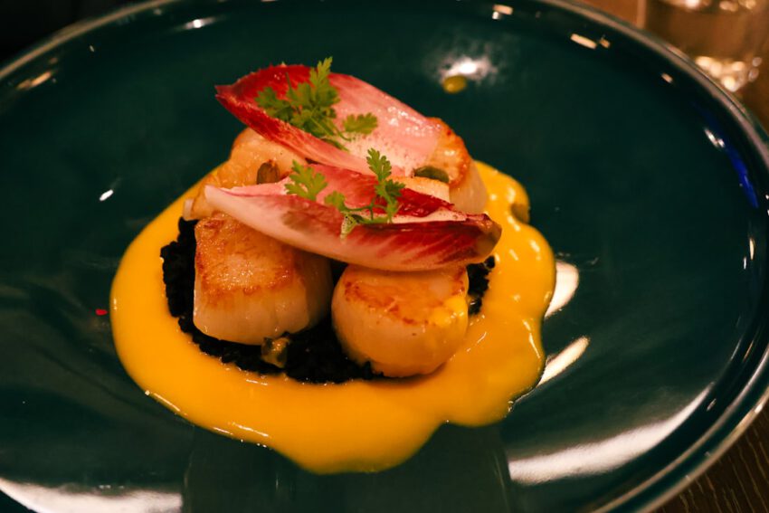 Gebakken coquilles met beurre blanc